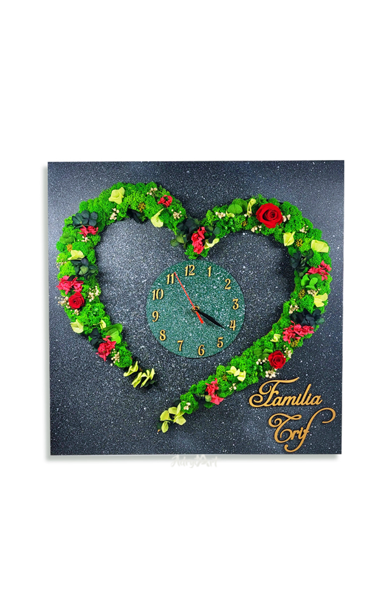 Ceas de perete personalizat model inima decorat cu licheni si trandafiri criogenati1
