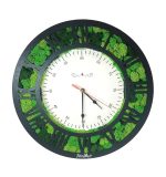 ceas alb de perete decorat cu licheni in nuante de verde cp40vi 35l 1