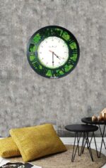ceas alb de perete decorat cu licheni in nuante de verde cp40vi 5Ak 1