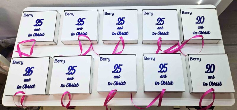 cutie cu licheni si text cadou