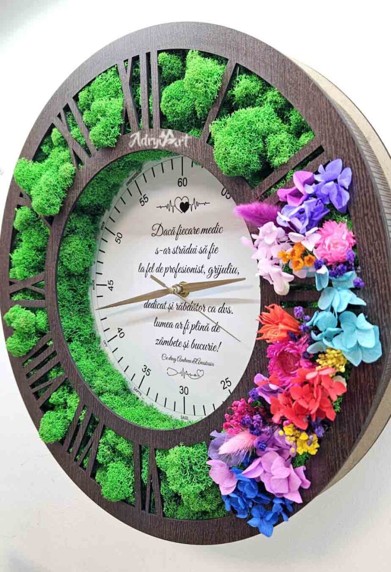 ceas cu licheni si mesaj pentru medic