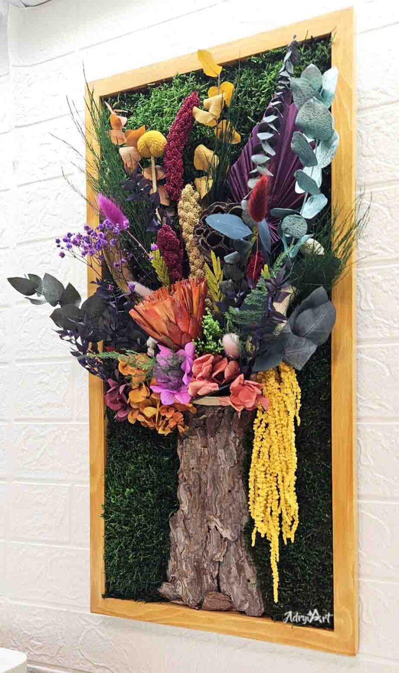 tablou din muschi vaza cu flori