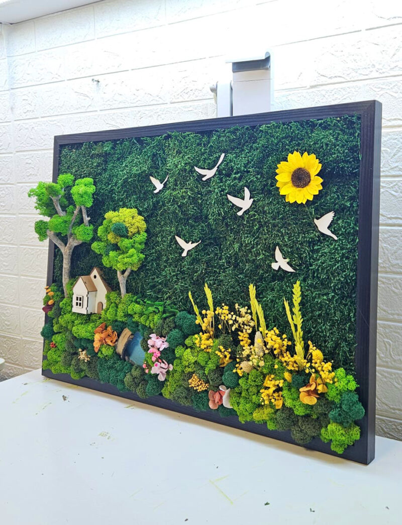 tablou cu licheni si copaci