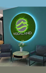 tablou licheni cu led si sigla vodaland