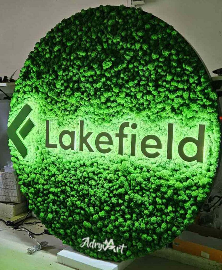 tablou rotund cu licheni si led